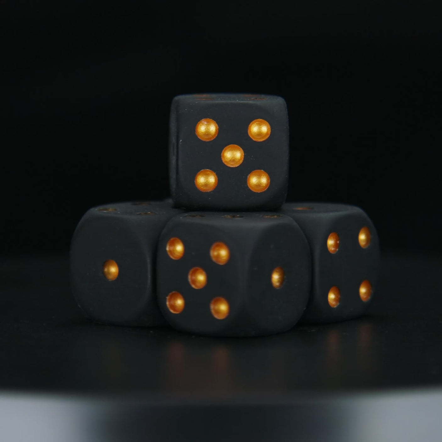 Crossed Scythes 16mm Dice